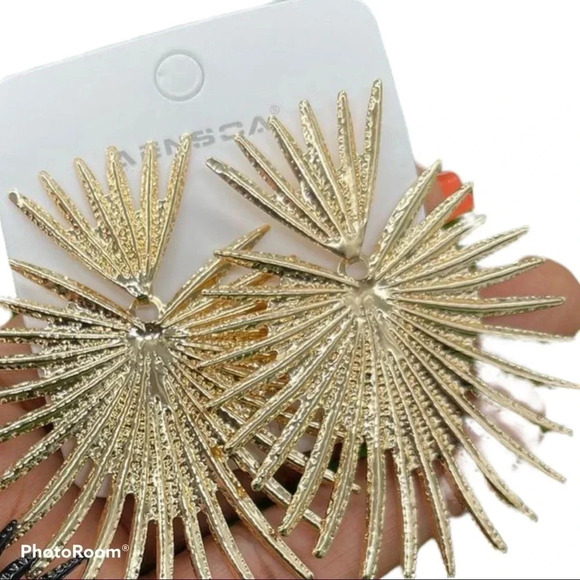 Fashion Luxe spiky Gold  tone Elegant earrings New - Picture 2 of 3